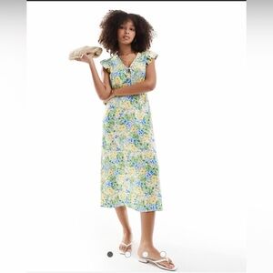 Nobody's Child Green Lily Midi Emmeline
Dress Watercolor Floral-Size 2